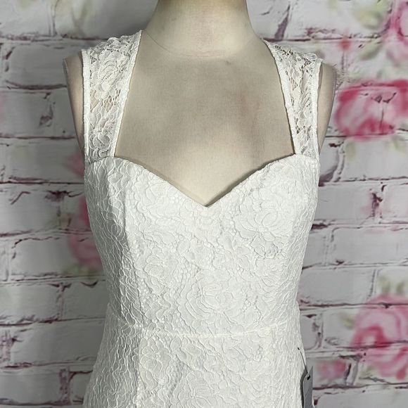 Lulu’s NWT Rosetta ivory white lace sweetheart mermaid cut gown or simple weddin - Picture 7 of 15